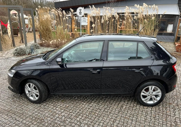 Skoda Fabia cena 27900 przebieg: 243332, rok produkcji 2019 z Poznań małe 56